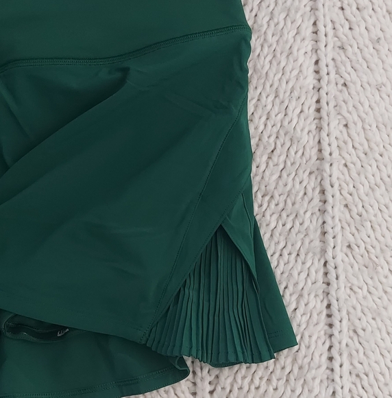 LULULEMON Play Off The Pleats Skirt - Everglade Green - Picture 3 of 9